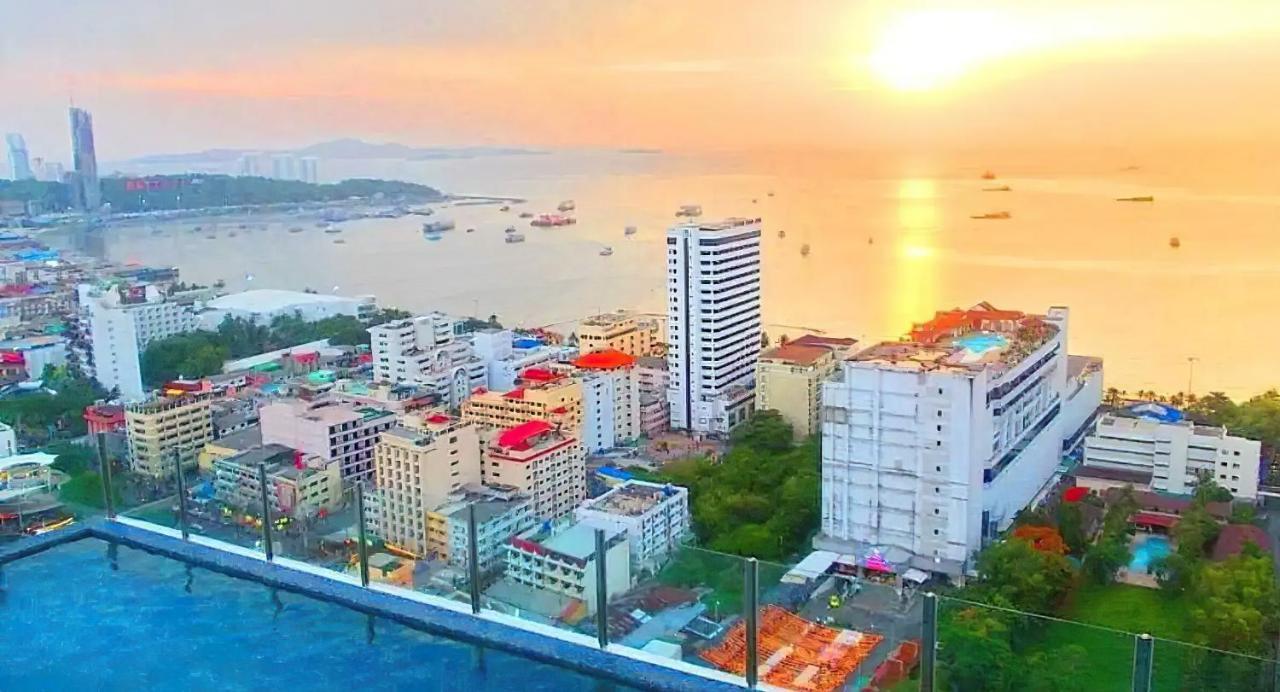 2 Bed Room, Large Living @ อพาร์ทเม้น Pattaya