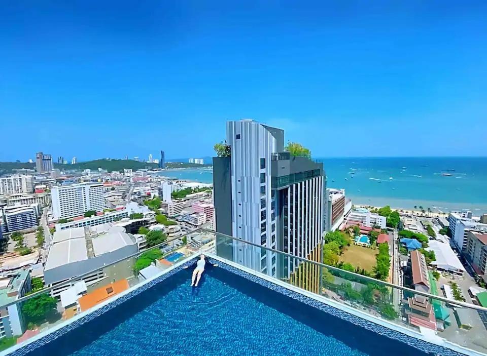 อพาร์ทเม้น 2 Bed Room, Large Living @ *